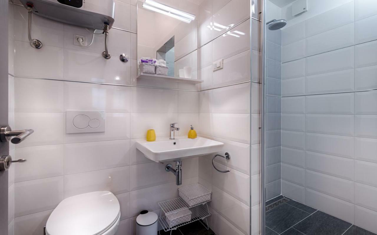 En Suite Room Demaria Komiža Exteriör bild